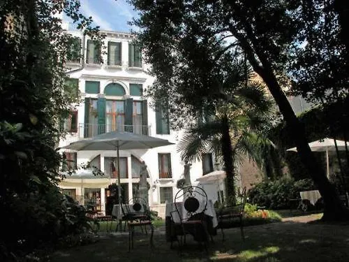 Hotel Palazzo Abadessa location